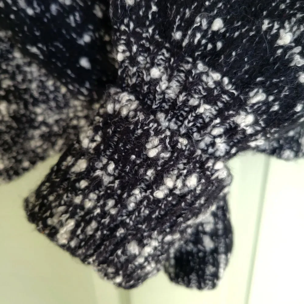White House Black Market NWT Marled V-Neck Sweater Size S
